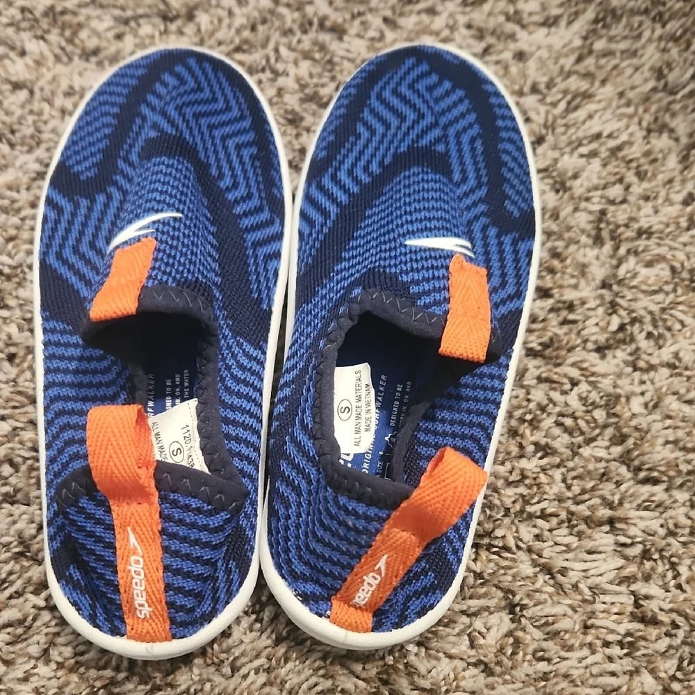 Speedo Blue and Orange Water Shoes Lightweight Design